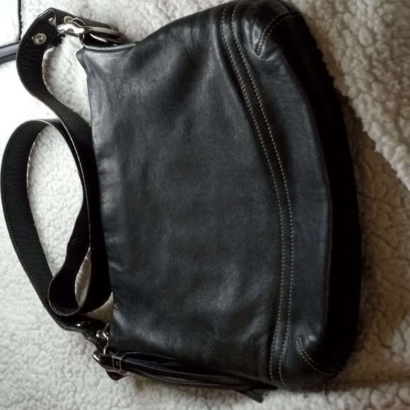 COACH leather Vintage messenger bag, EUC I can find no flaws or wear! - Picture 2 of 7